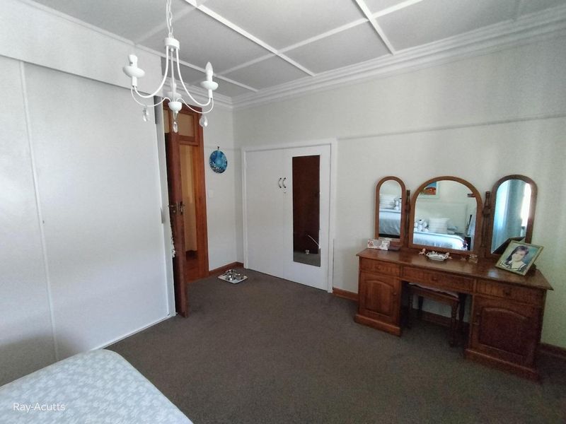 **Spacious Apartment with Stunning Views - Priced at R1,050,000.00** - Photo 10