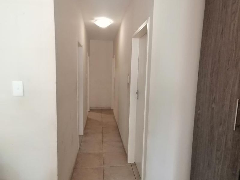 3 BEDS, 2 BATHS TOWNHOUSE FOR SALE IN NORKEM PARK EXT 2. - Photo 5