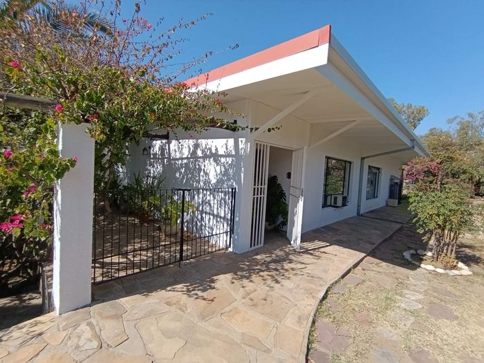 Property #2415055, House For Sale in Klein Windhoek