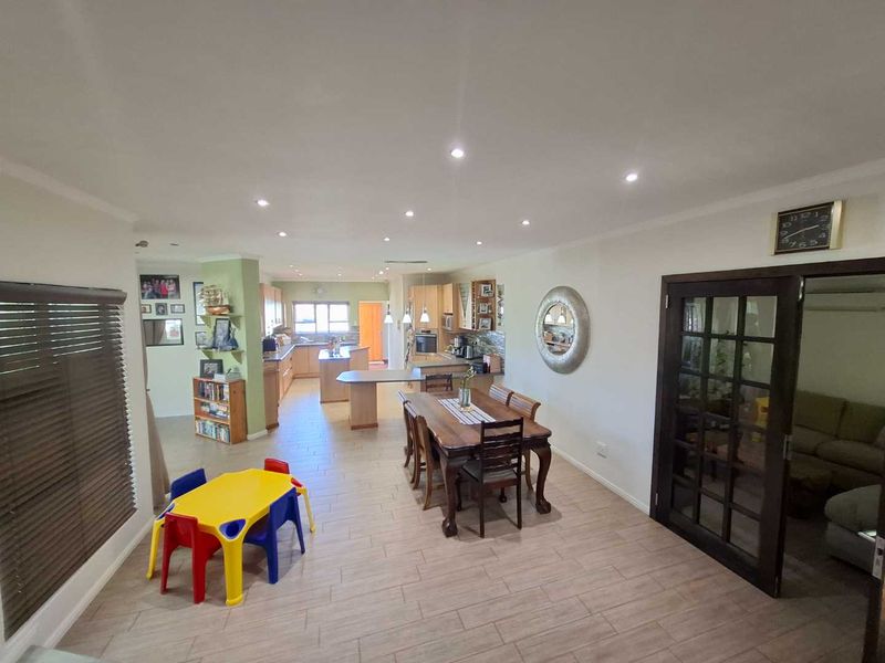 Modern home with heated indoor pool - Photo 7