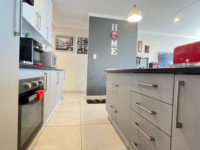 Modern Duet in Mossel Bay with Unmatched Ocean Views - Photo 6