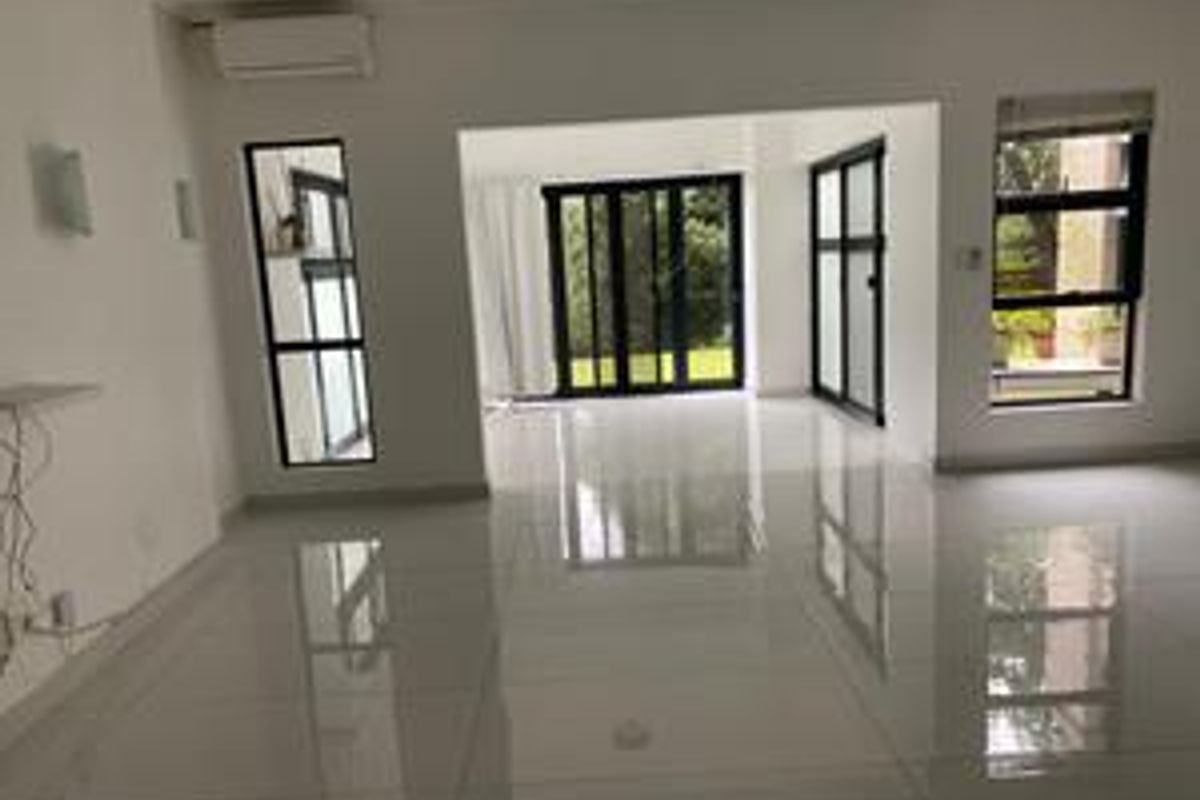 Beautiful Ground floor Apartment For Sale in Palm Lakes Estate. - Photo 5