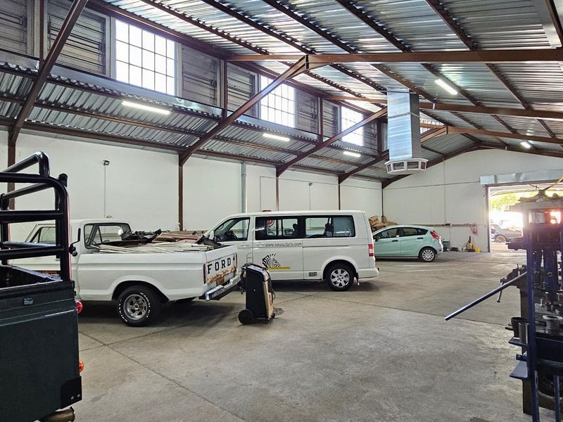 Office for Sale in Southern Industrial Area - Photo 2