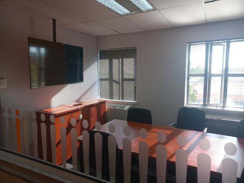 Offices within professional business park, available November! - Photo 4
