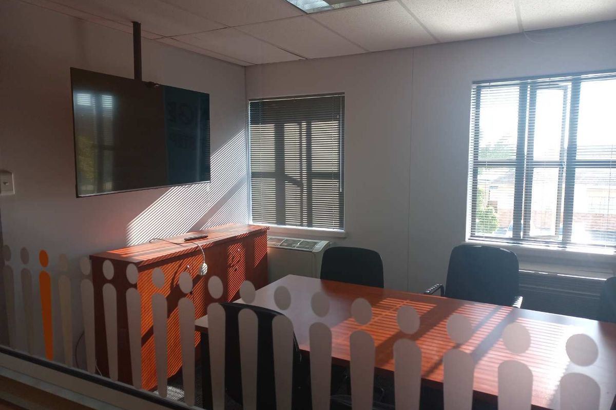 Offices within professional business park, available November! - Photo 4