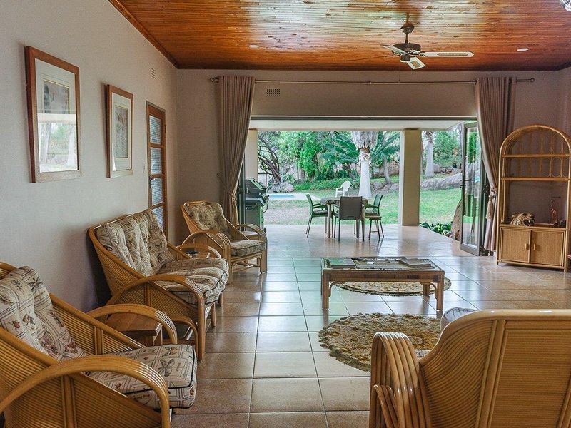 Big 5 game farm with extensive traversing - Photo 10