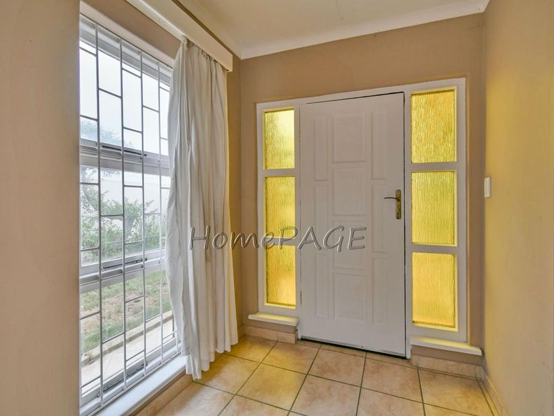 CENTRAL, WALVIS BAY:  4 Bedr Home CLOSE TO SCHOOLS is for Sale - Photo 4