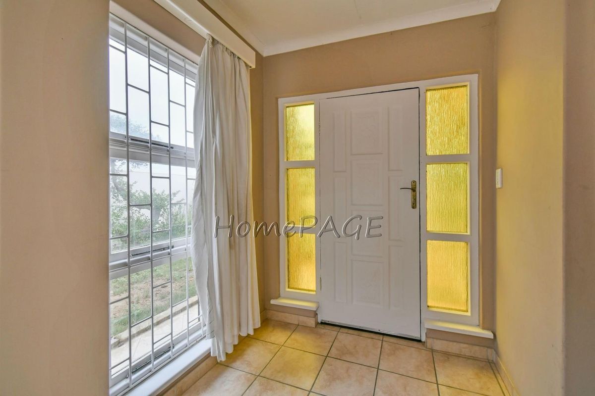 CENTRAL, WALVIS BAY:  4 Bedr Home CLOSE TO SCHOOLS is for Sale - Photo 4