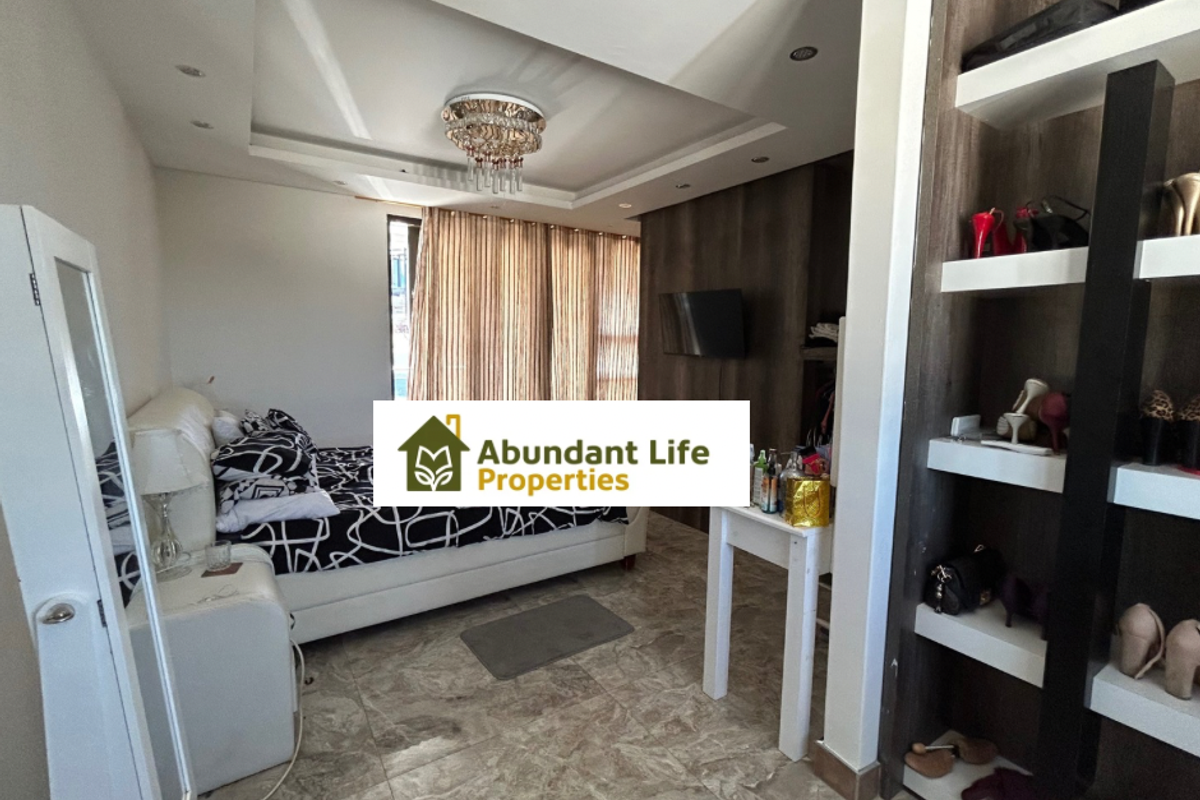 Double-Storey Family Home For SALE! - Photo 4