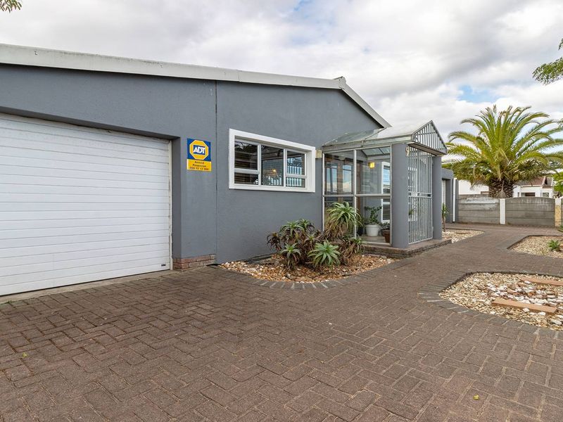 A Beautiful 3-Bedroom Family Home with Space to Grow - Photo 2