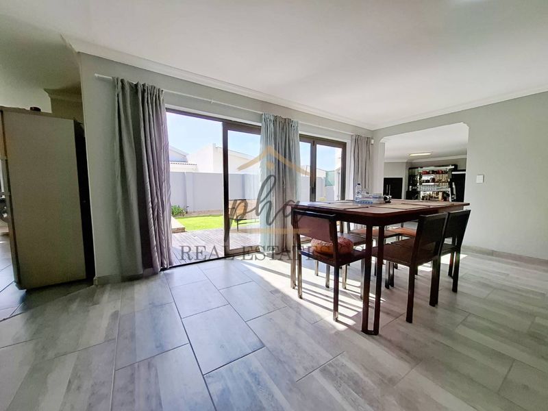 5-Bedroom Home for Sale in Sunbay, Henties Bay - Photo 8