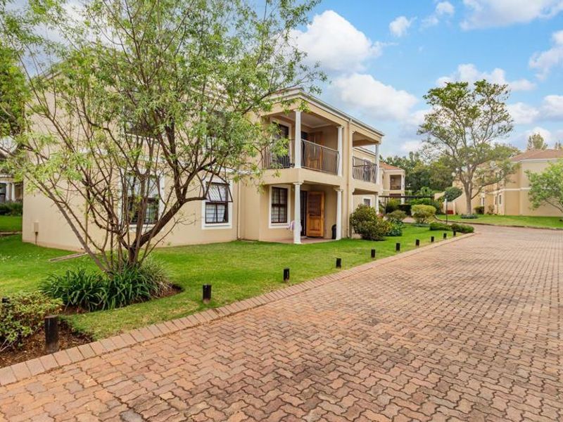 1 Bedroom Apartment at MacArthur Complex in Robindale - Photo 2