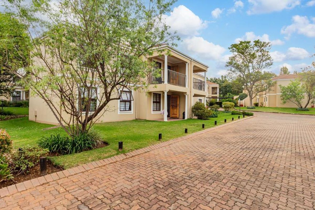1 Bedroom Apartment at MacArthur Complex in Robindale - Photo 2