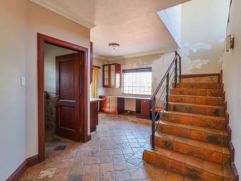 Modern 3-Bedroom Home in Secure Faerie Glen Estate - Photo 5