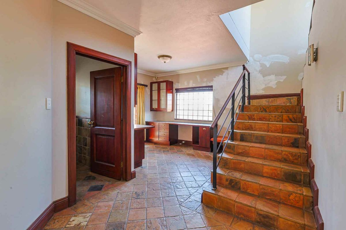 Modern 3-Bedroom Home in Secure Faerie Glen Estate - Photo 5