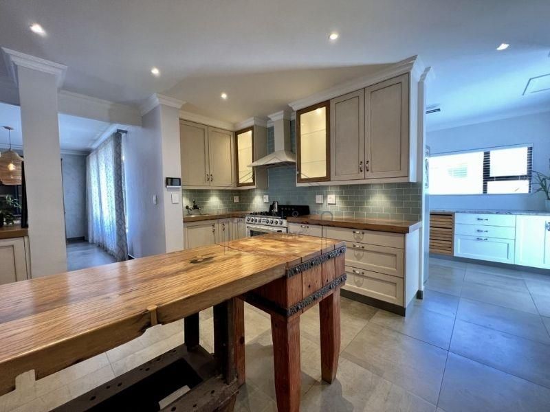 Luxurious 5-Bedroom Home with exquisite finishes in prime Meersig Area. - Photo 10