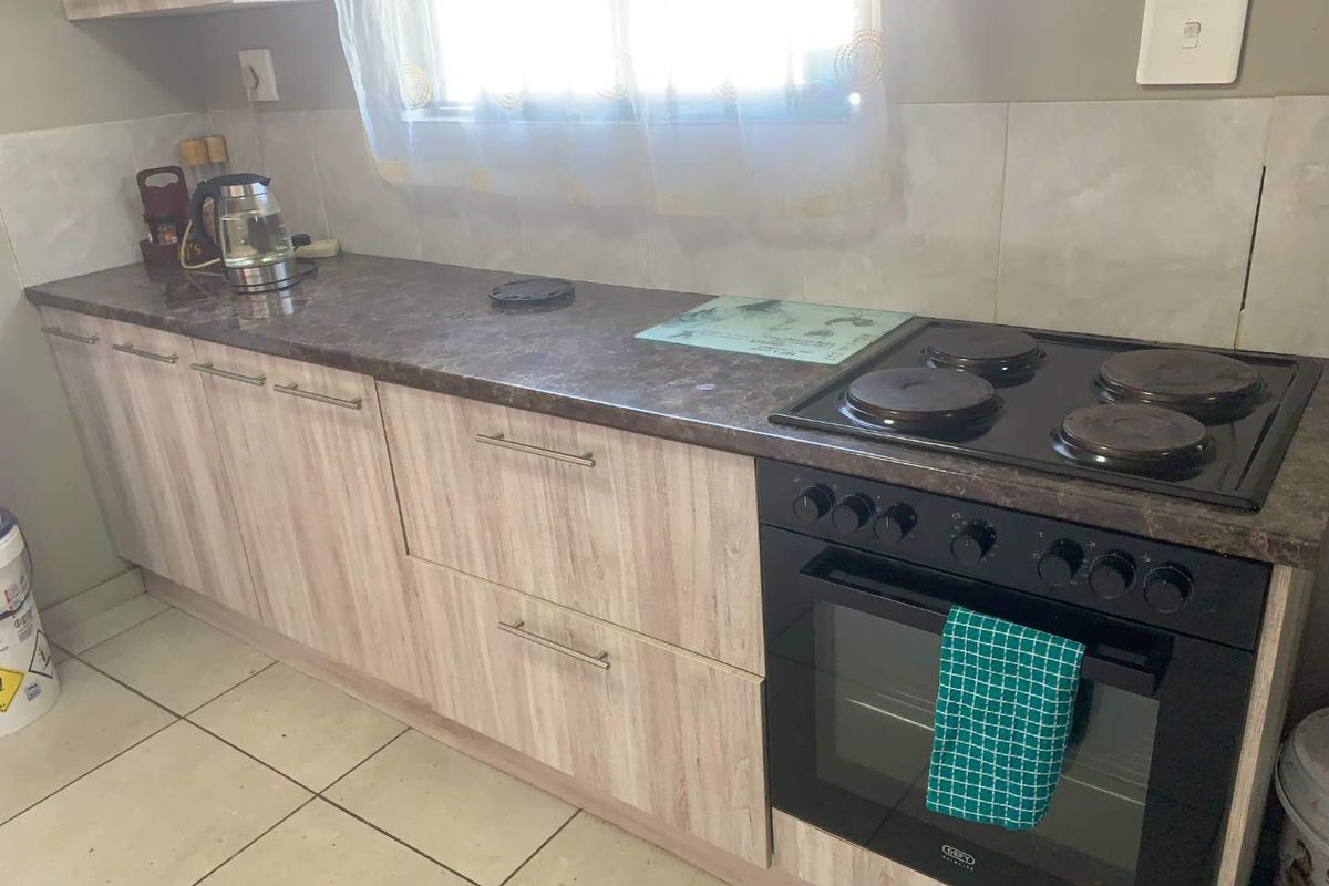 Perfect Blend: Comfort, Space & Location! - Photo 4