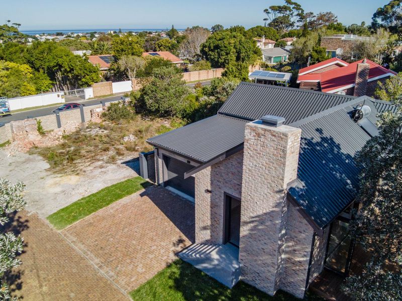 Brand New Home in Access Controlled Complex – Peace of Heaven, Kleinmond - Photo 6