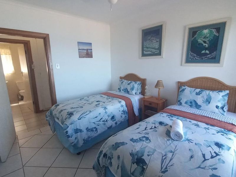 Live Above the Waves in Style - Photo 10