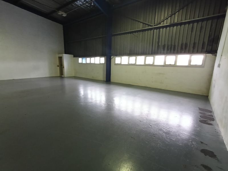 363m2 CLEAN & NEAT WAREHOUSE TO LET – HEART OF WESTMEAD - Photo 7
