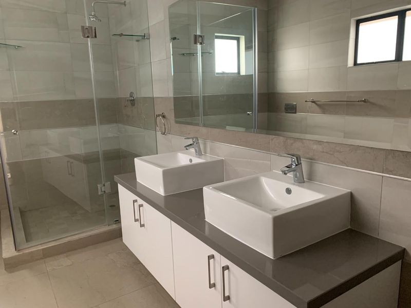 BEAUTIFUL HOME IN WATERKLOOF - GATED COMMUNITY - Photo 5