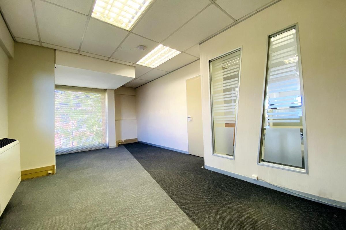 Professional Office Space in Fourways, Waterford Office Park – Semi-Furnished! - Photo 5