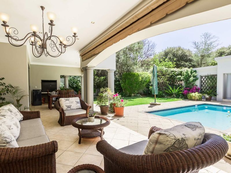 GRACIOUS 5 BEDROOM HOME IN DAINFERN VALLEY ESTATE - Photo 2