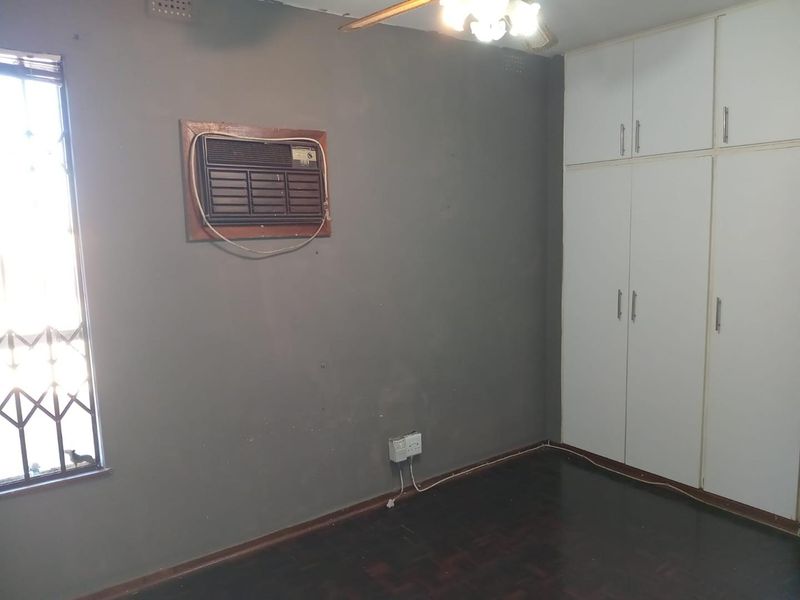Secure Two-Bedroom Rental Flat in Empangeni Central Complex - Photo 6