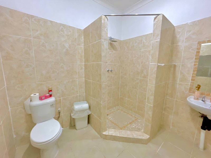 **Versatile Medical Consulting and Clinic Facility on Justice Mahomed Street - VIEW THIS WEEK TO MAKE YOUR OFFER**** - Photo 9