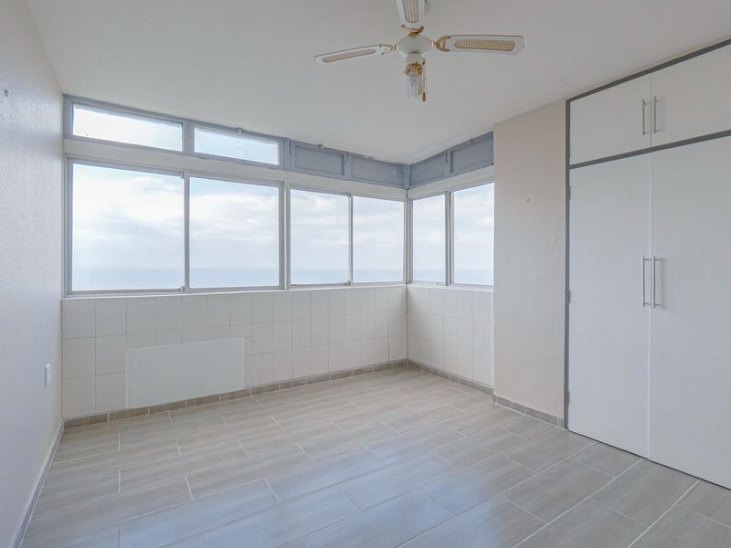 Modern unit on Beach Road - Photo 9