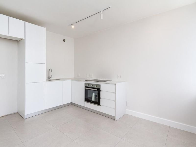 Final Opportunity: Studio in Airbnb-Friendly CBD Block - Photo 2
