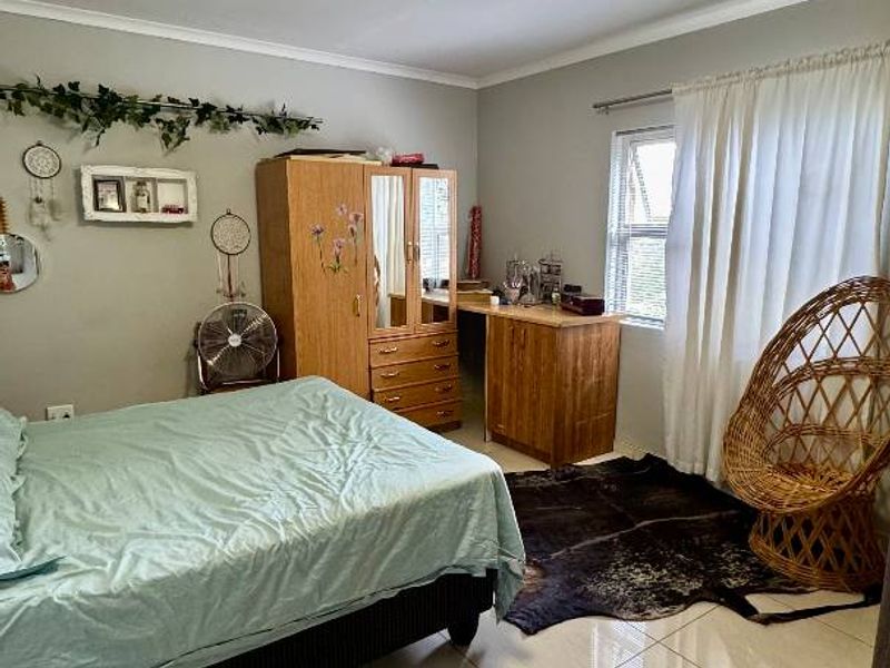 Sole Mandate - Photo 5