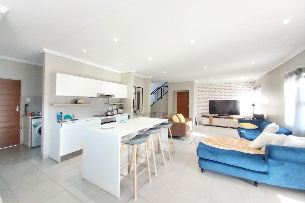 Brand New, Modern 3 Bed Duplex for Rental at Lion Pride Lifestyle Estate - Photo 3