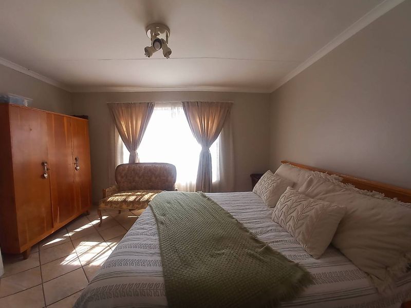 A SPACIOUS HOME - Photo 6