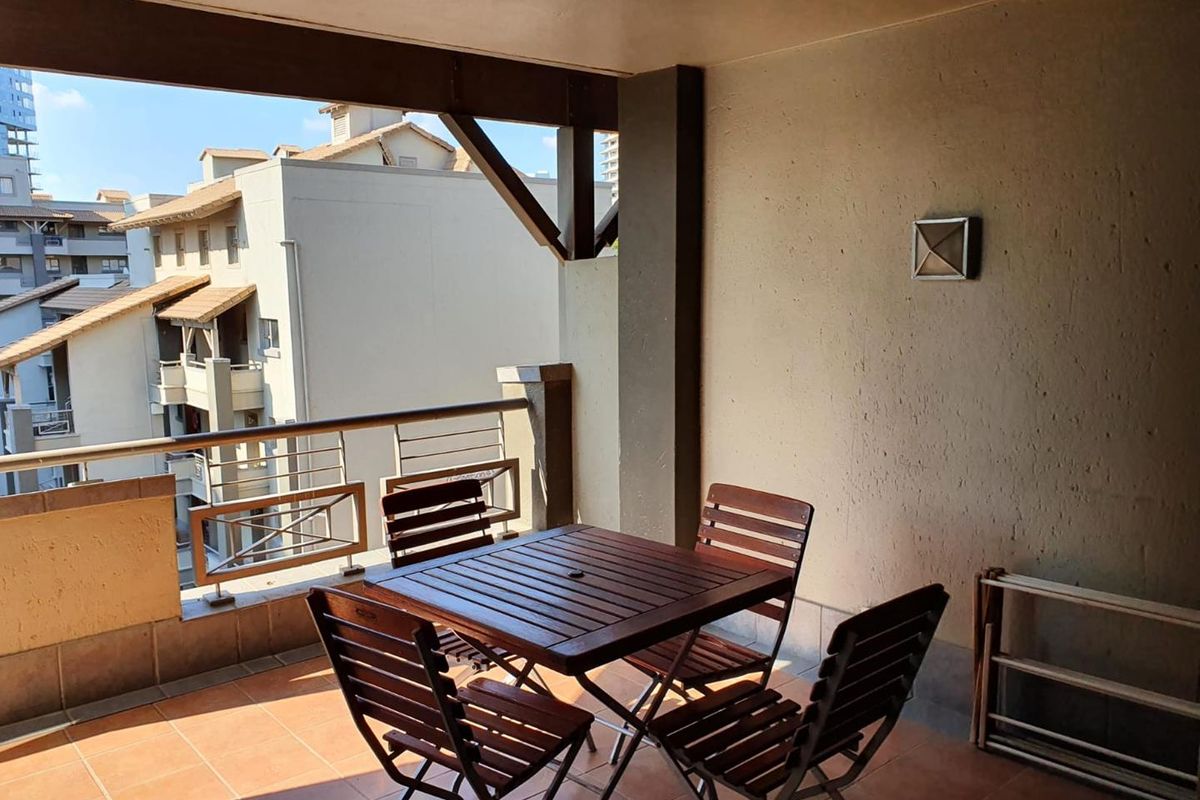 A CHARMING TWO BEDROOM FURNISHED APARTMENT - Photo 5
