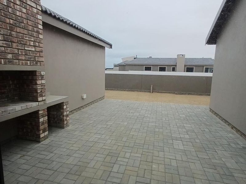BRAND NEW HOME A FEW MINUTES FROM THE BEACH! - Photo 8
