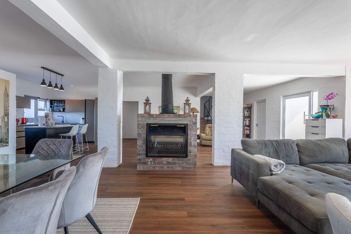 Your New Seaside Home in a Secure Estate - Photo 3