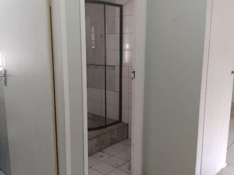 THREE BEDROOM TOWNHOUSE FOR SALE IN RAVENSWOOD - Photo 9