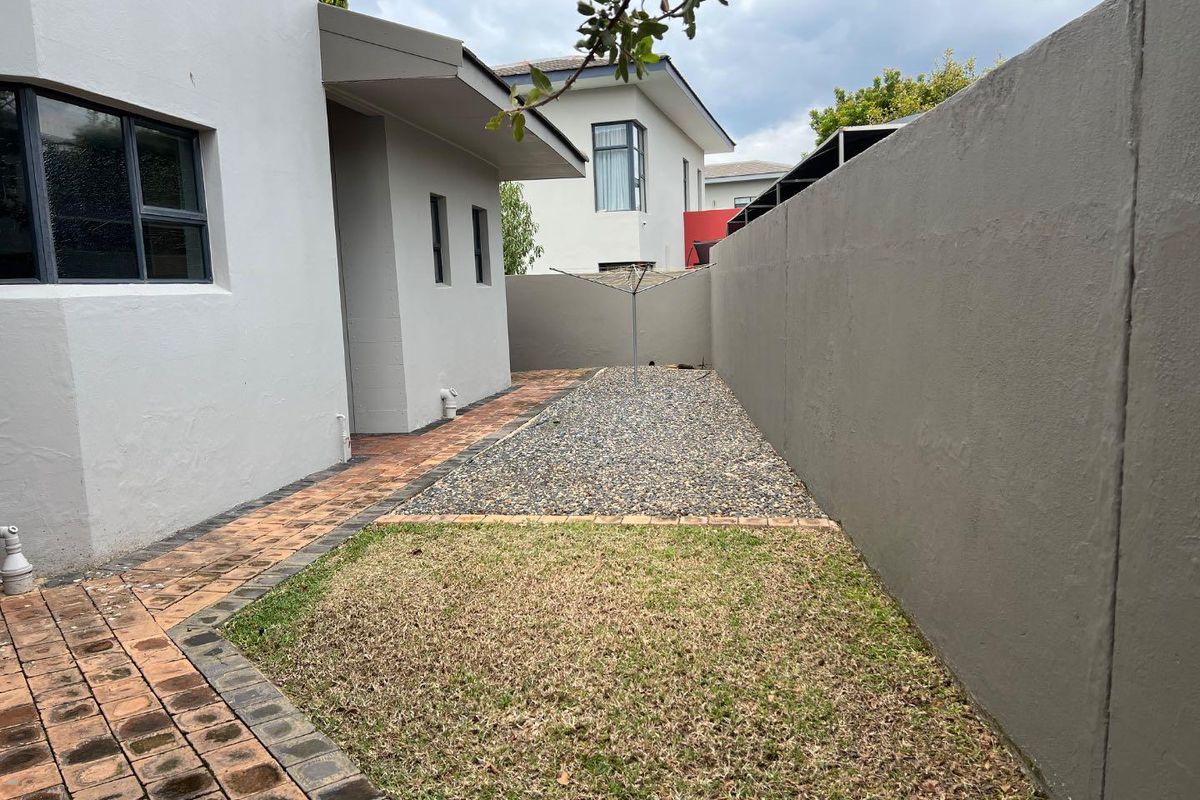 FAMILY HOME FOR RENT IN LOMBARDY ESTATE EAST OF PRETORIA - Photo 5