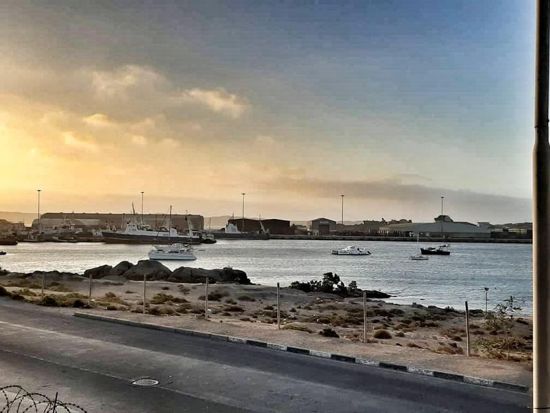 GORGEOUS SEE FRONT HOUSE WITH FLATLETS FOR SALE IN LUDERITZ - Photo 2