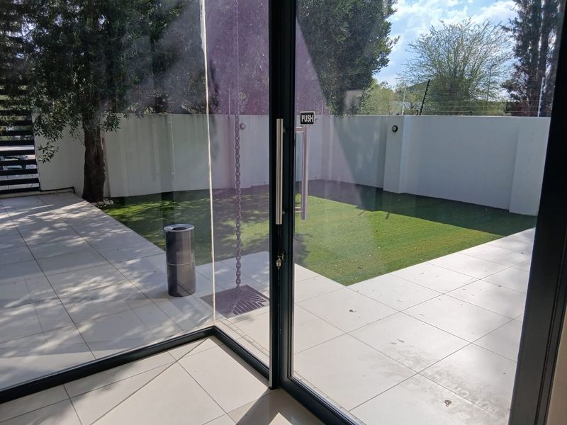 Premium Corporate Headquarters To Let | Klein Windhoek - Photo 3