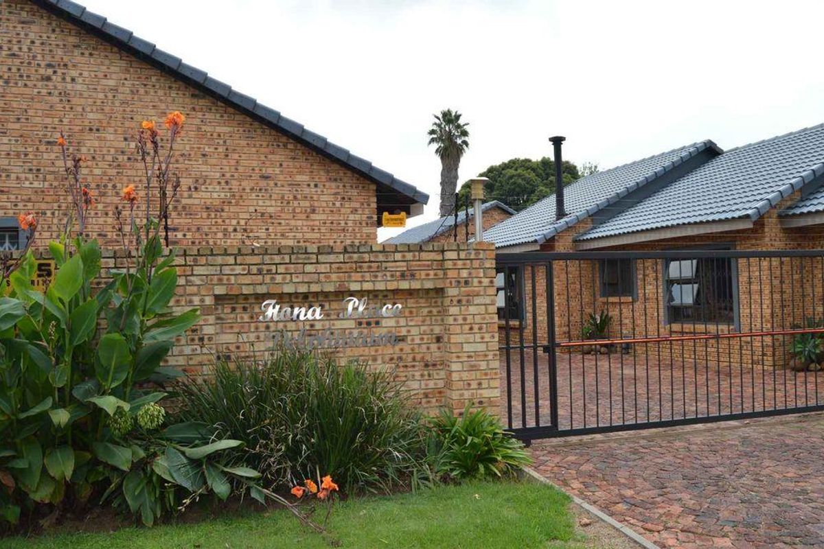 MODERN CLUSTER IN BRACKENHURST - Photo 2