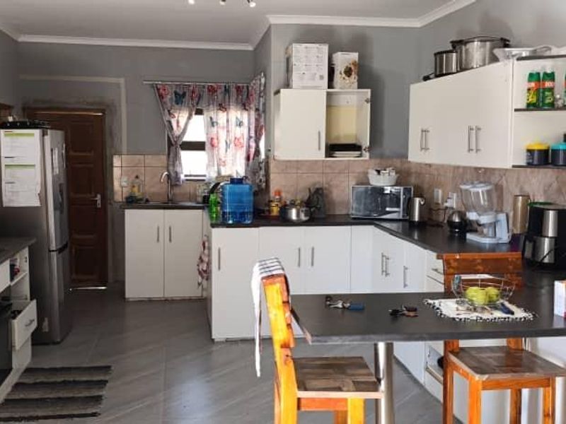 3 Bedrooms House for sale in Narraville, Walvis Bay - Photo 2