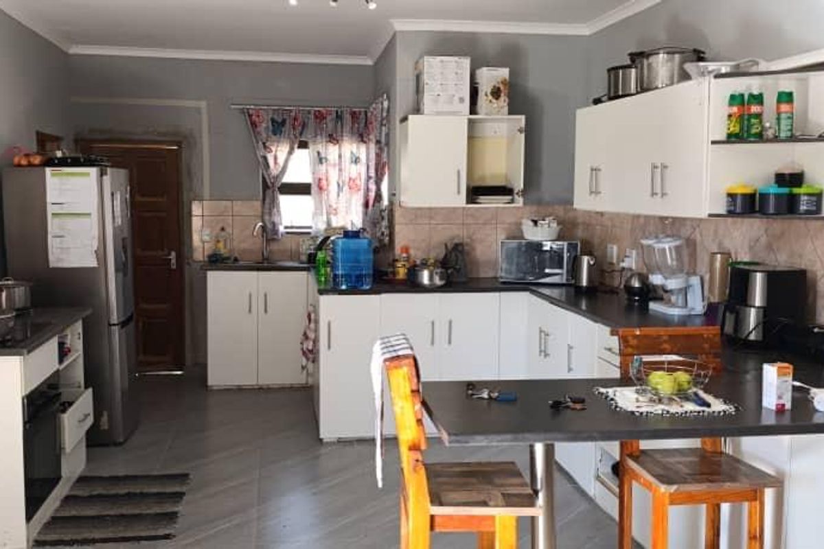 3 Bedrooms House for sale in Narraville, Walvis Bay - Photo 2