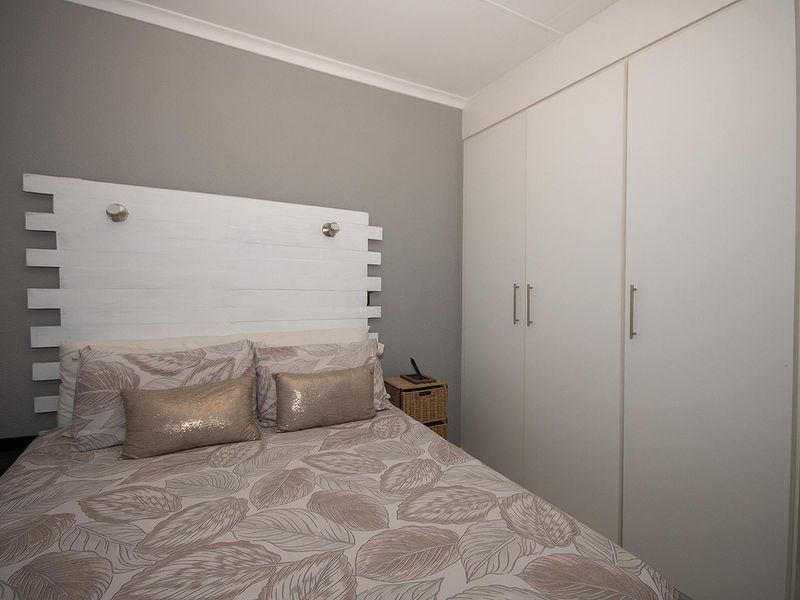 Stunning 3 bedroom simplex for rent - Photo 9