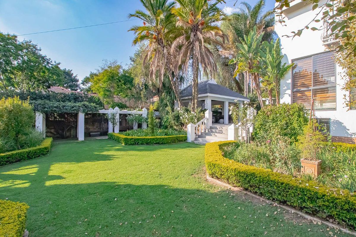 Large Cape Dutch style home in Sterrewag. - Photo 5