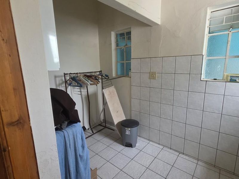 Large German style Four-bedroom house for sale in Usakos. - Photo 6