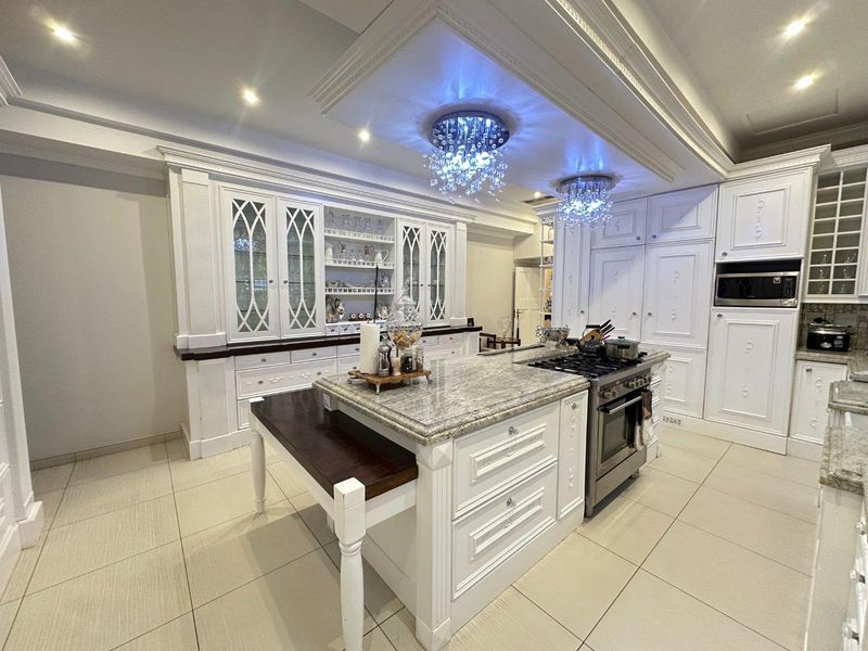 4 Bedroom House For Sale in Klein Windhoek - Photo 5