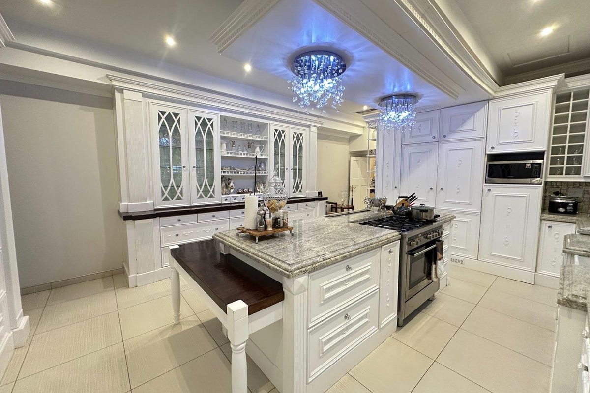 4 Bedroom House For Sale in Klein Windhoek - Photo 5