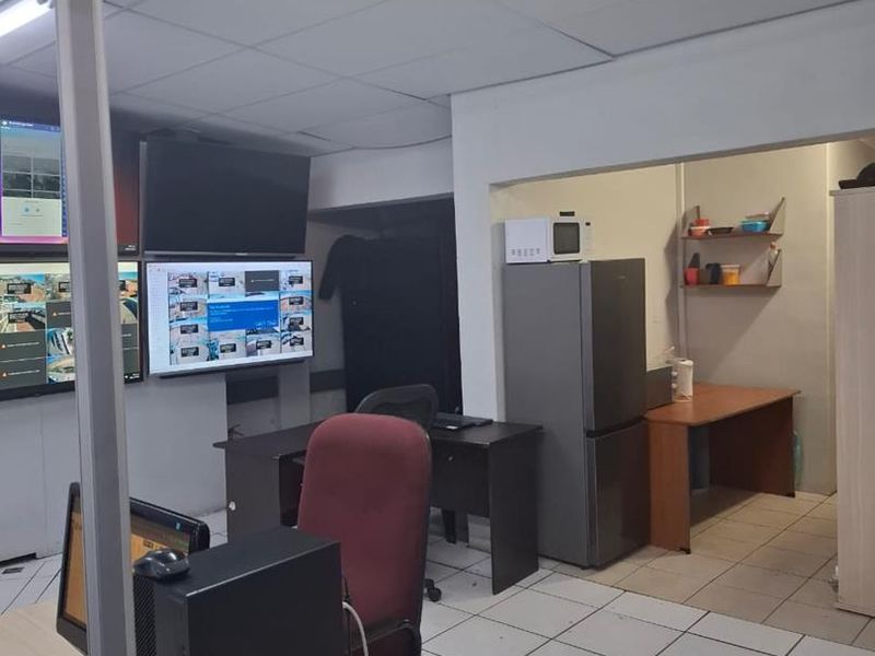 Commercial Property in Windhoek West - Photo 8